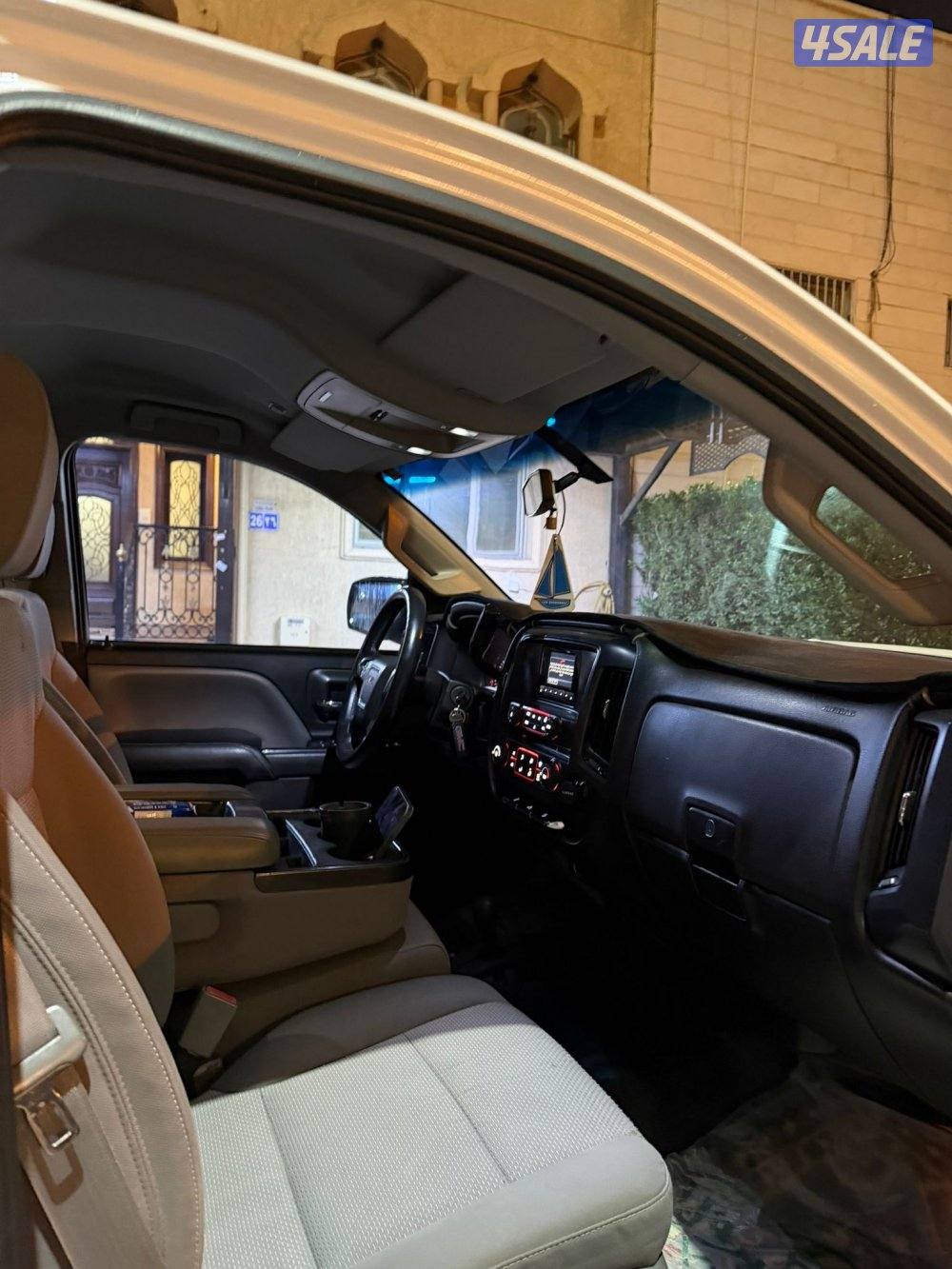 للبيع وانيت شرط الفحص قير ومكينه وشاصي وبدي البدي فيه قطعه ونص4