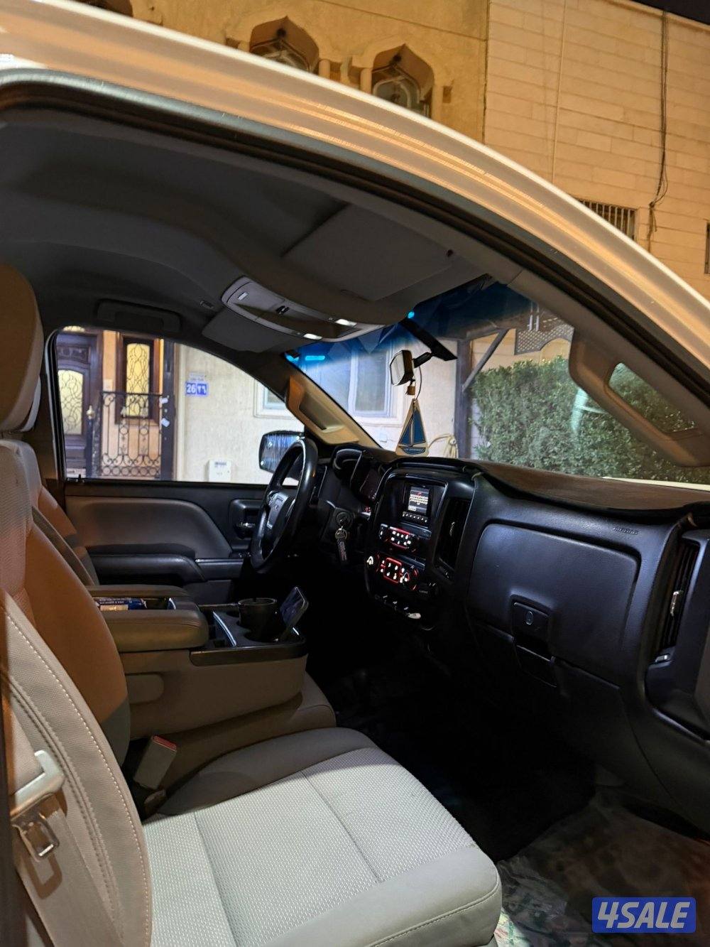 للبيع وانيت شرط الفحص قير ومكينه وشاصي وبدي البدي فيه قطعه ونص7