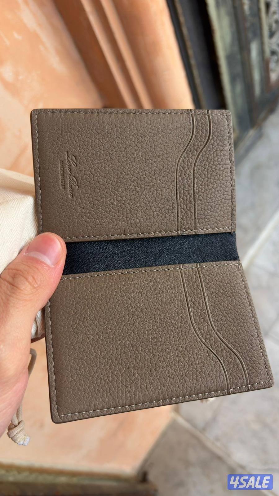 للبيع بوك لور بيانا البوك كانه جديد استخدام يومين1