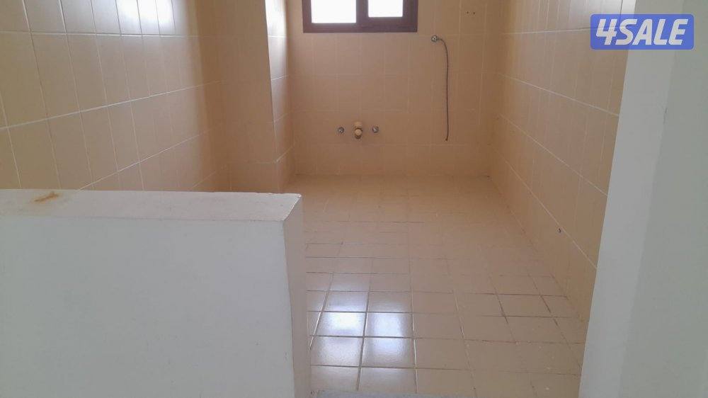 للايجار بيت مجدد بالكامل بصباح الاحمد شارعين6