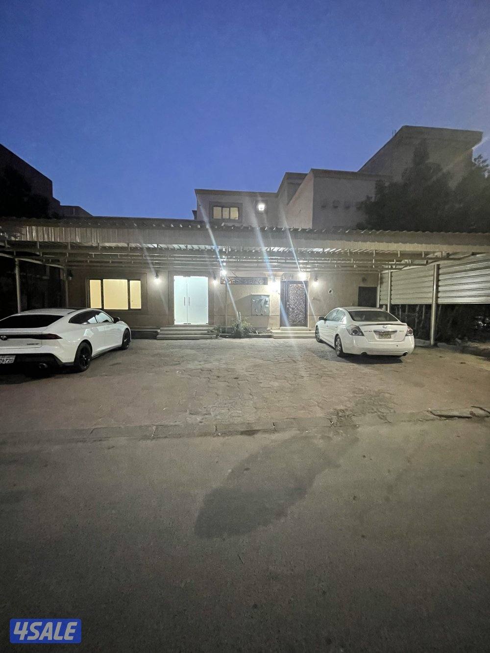 للبيع بيت مدخول في الصباحية0