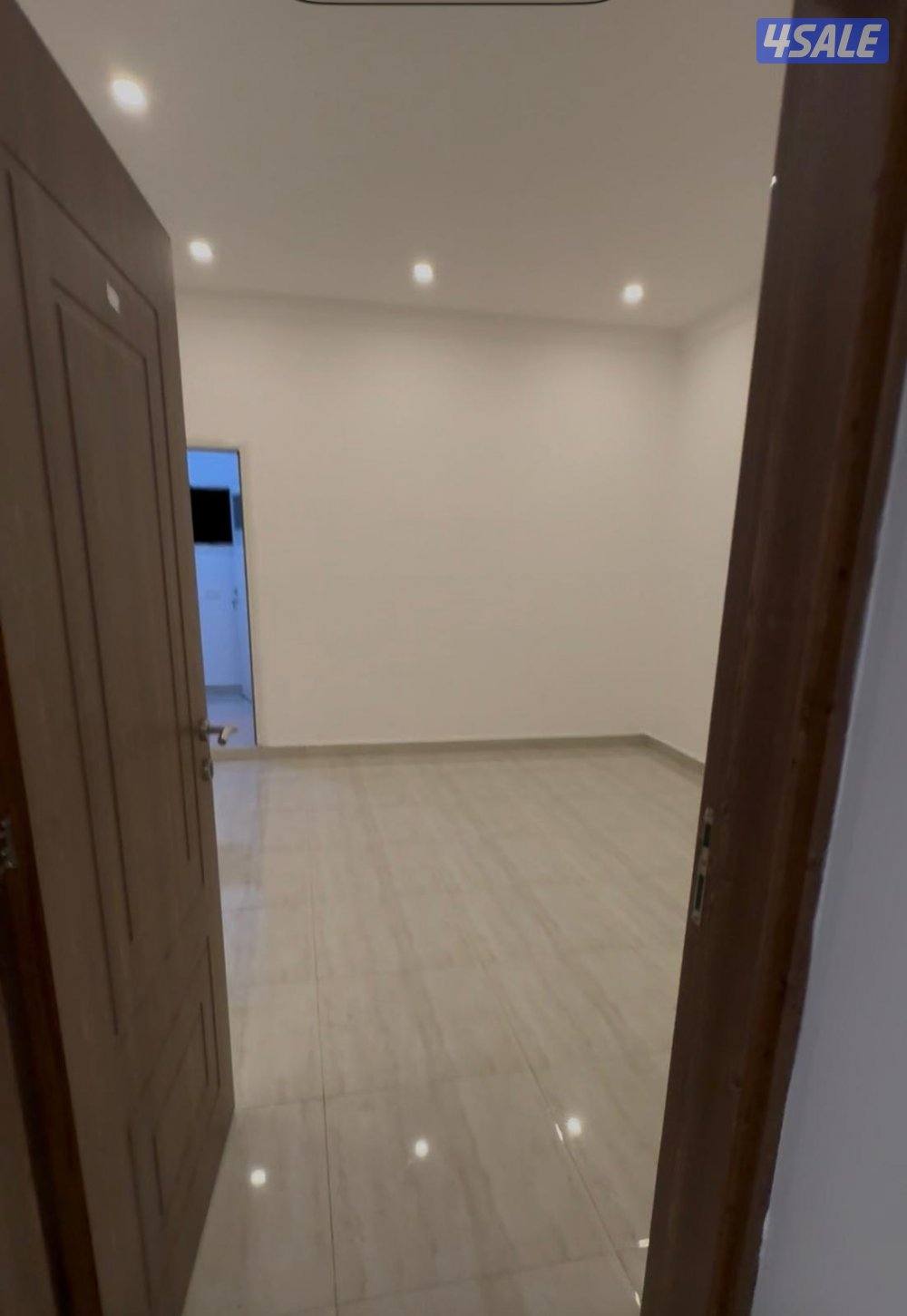 شقة للايجار الدور الثالث غرب الجليب3