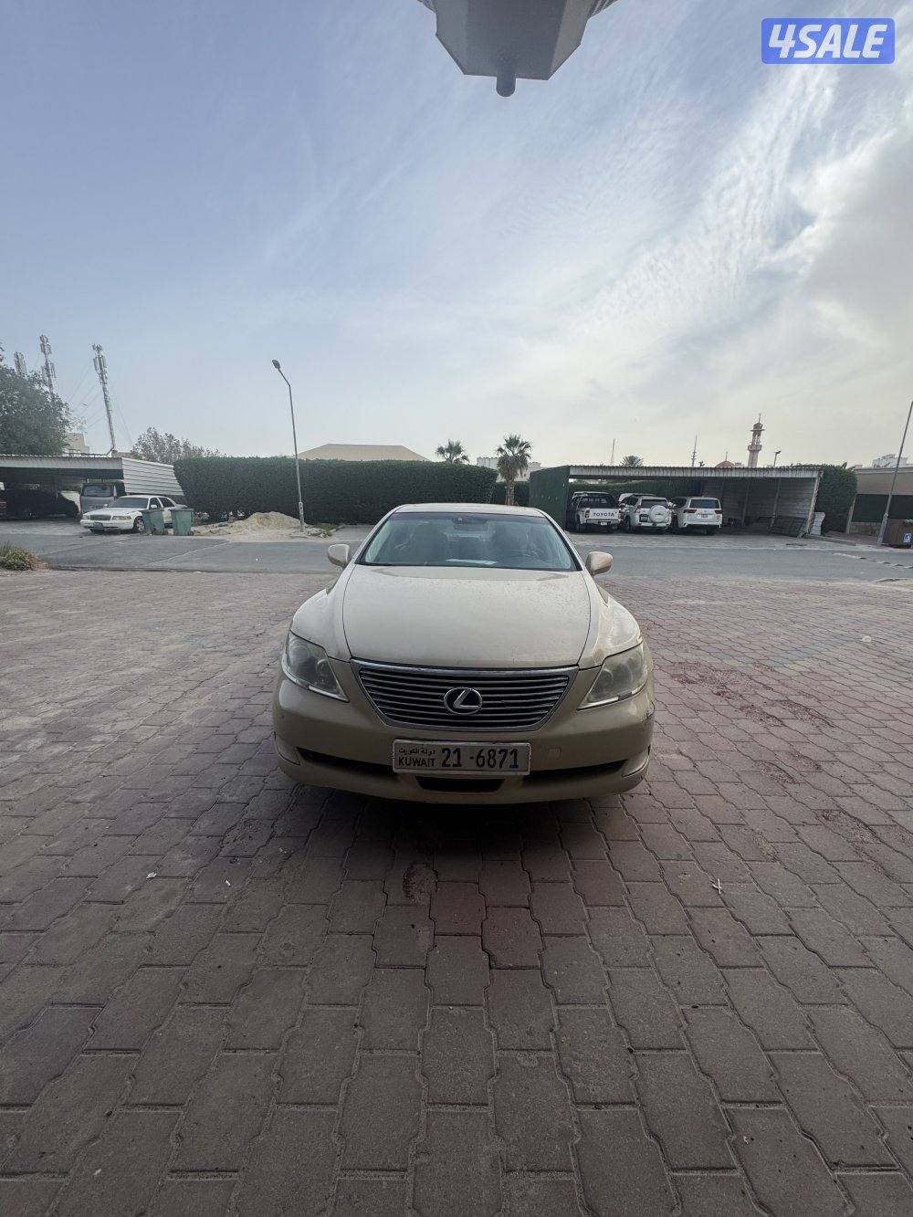 ‏لكزس ٤٦٠  لار ج  لون الدهبي2