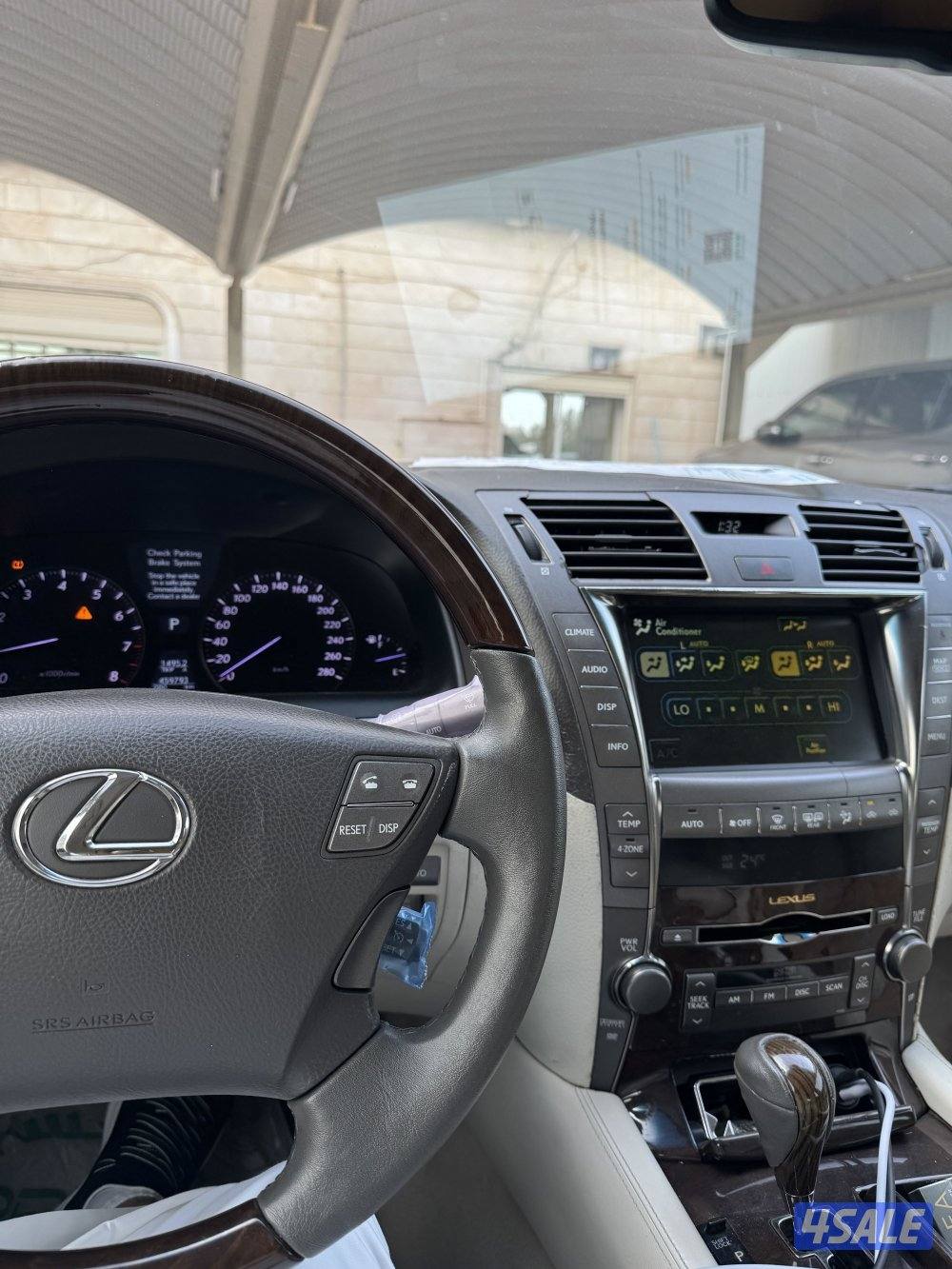 ‏لكزس ٤٦٠  لار ج  لون الدهبي4