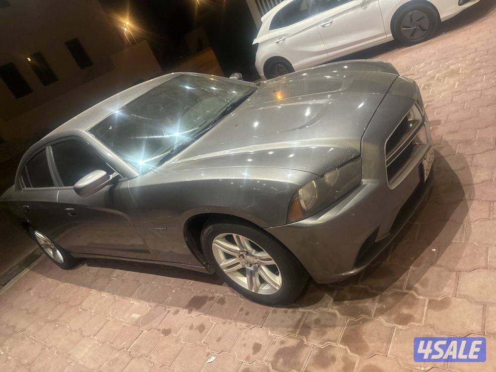 دوج شارجر موديل 2011 صبغ الوكاله 6 سلندر ماشي 300 نظيف شرط الفحص1