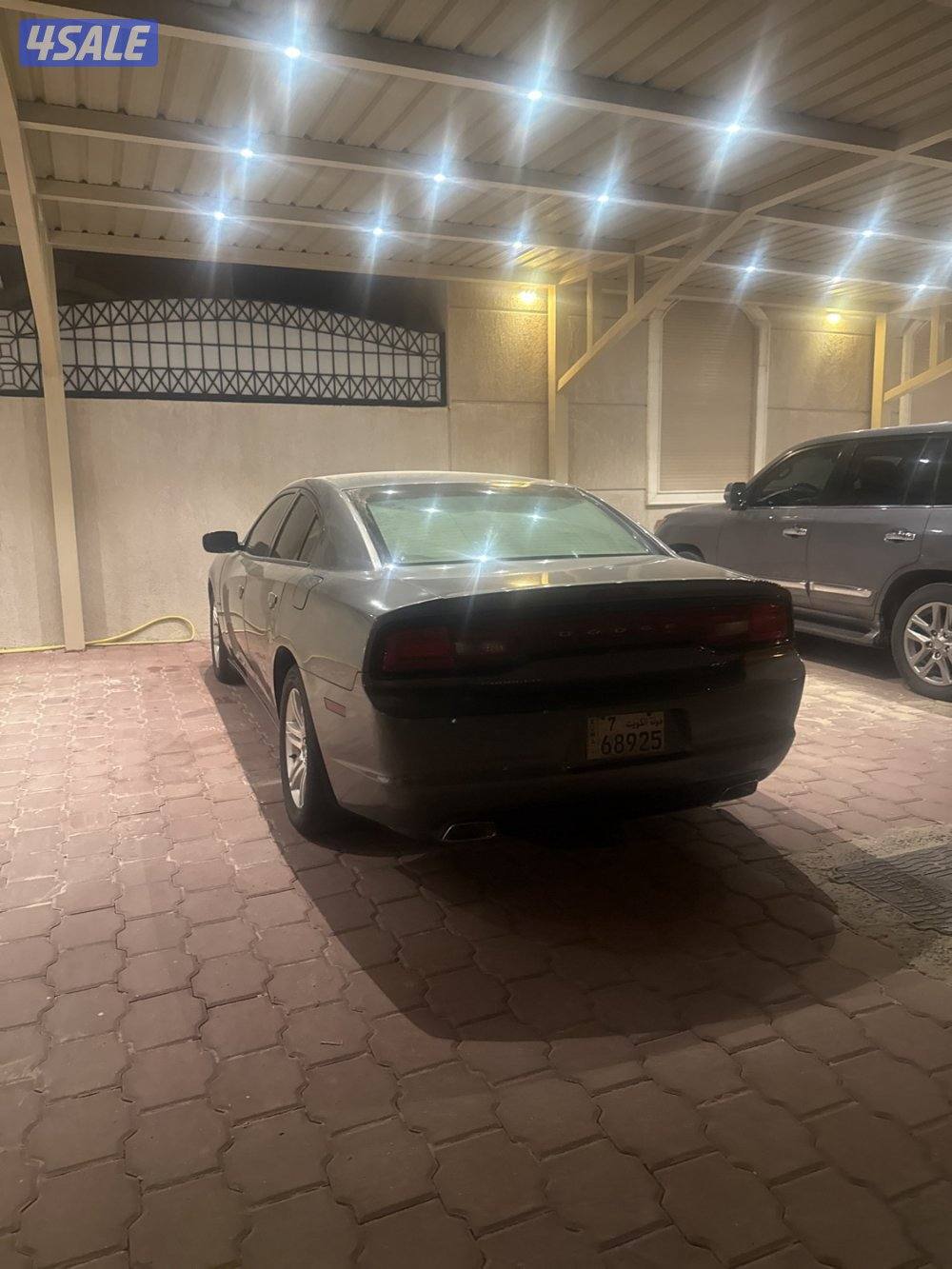 دوج شارجر موديل 2011 صبغ الوكاله 6 سلندر ماشي 300 نظيف شرط الفحص3