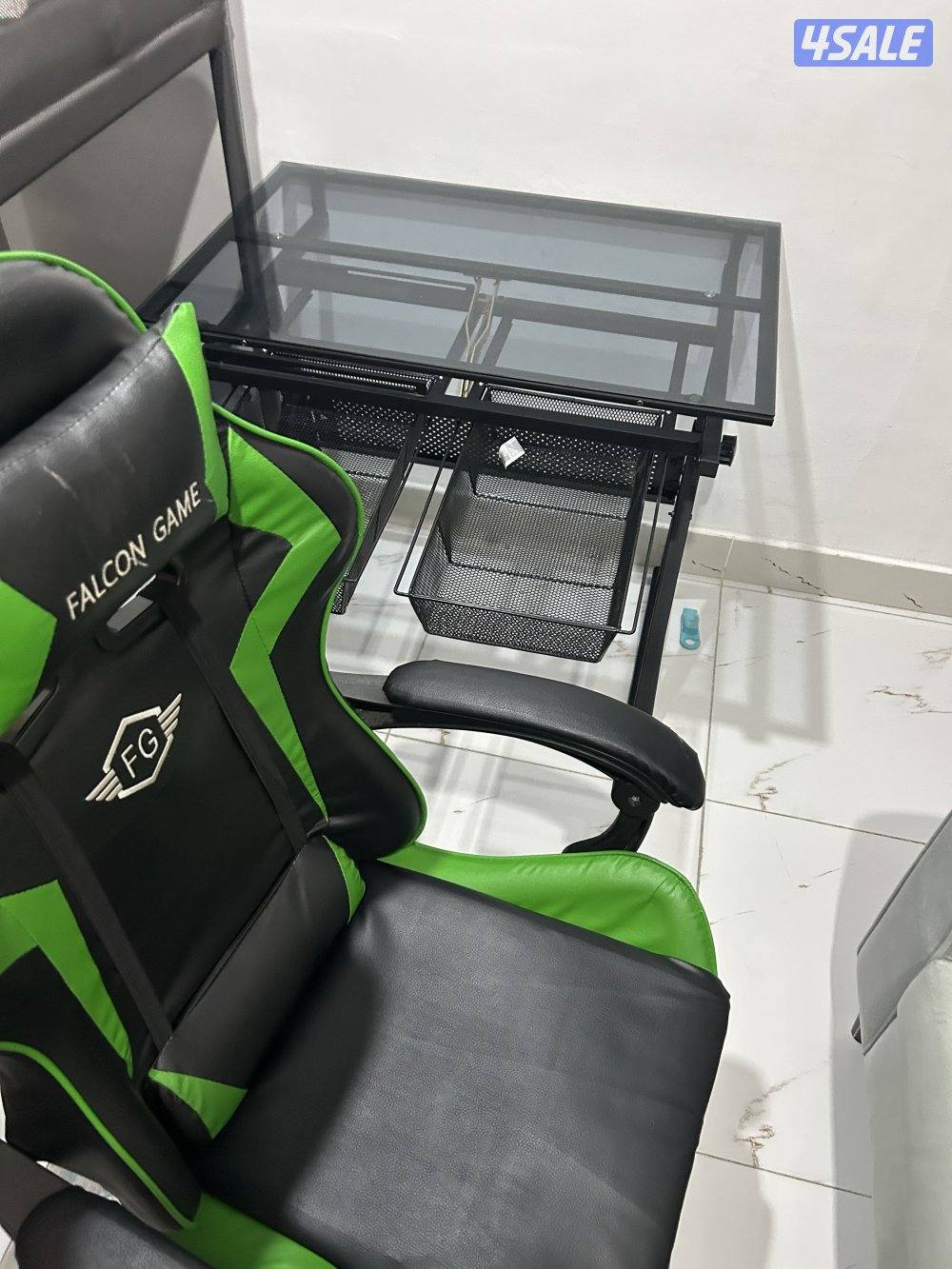 طاوله مكتب و كرسي قيمينق5