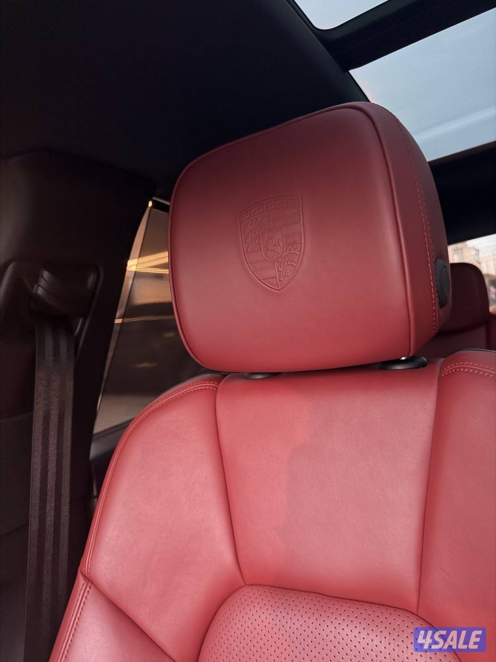 بورش اسود من داخل احمر موديل 2018  استعمال نظيف  ماشي 9300012