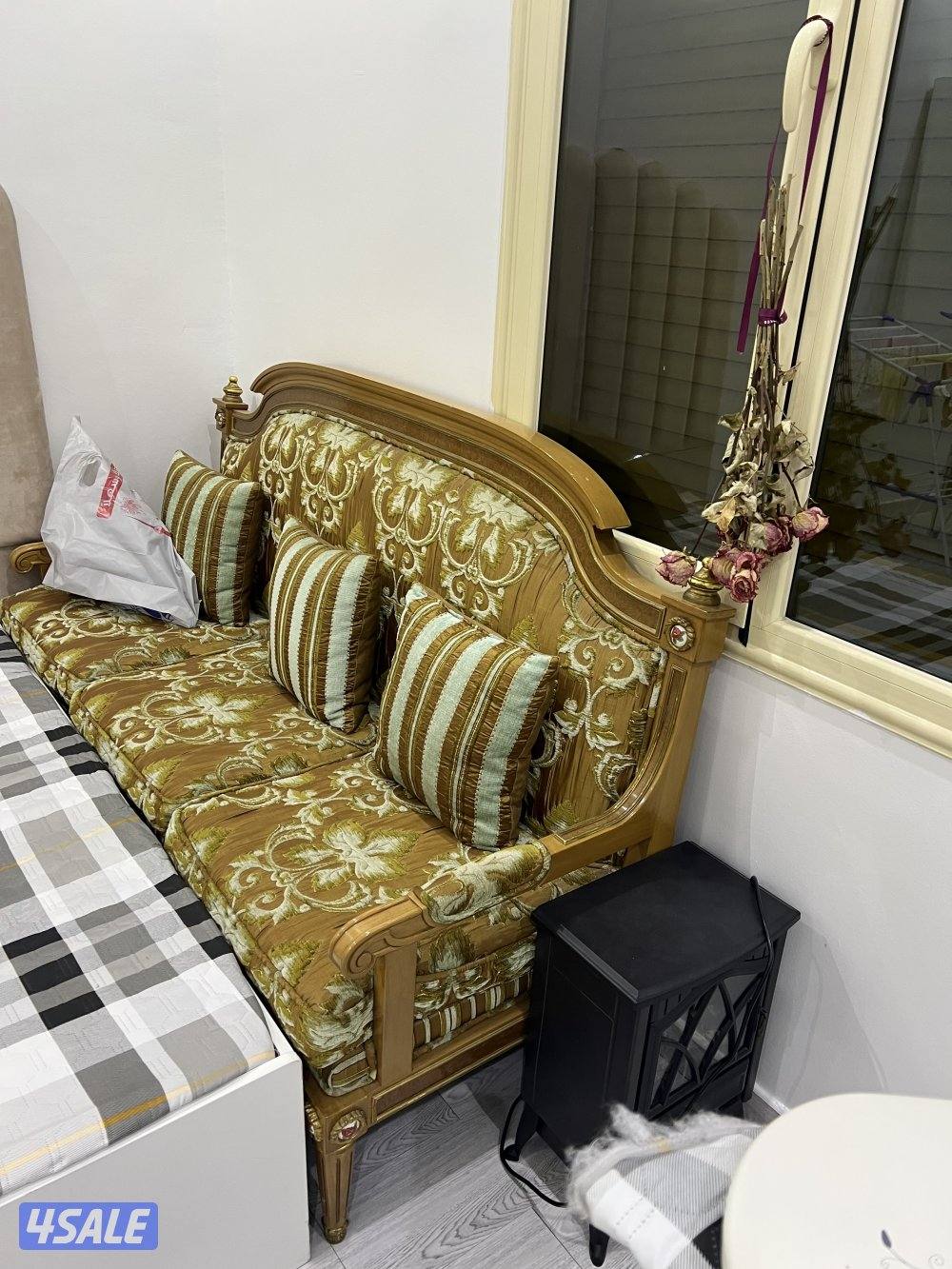 البيع كنبات و طاولات وطاولة طعام2