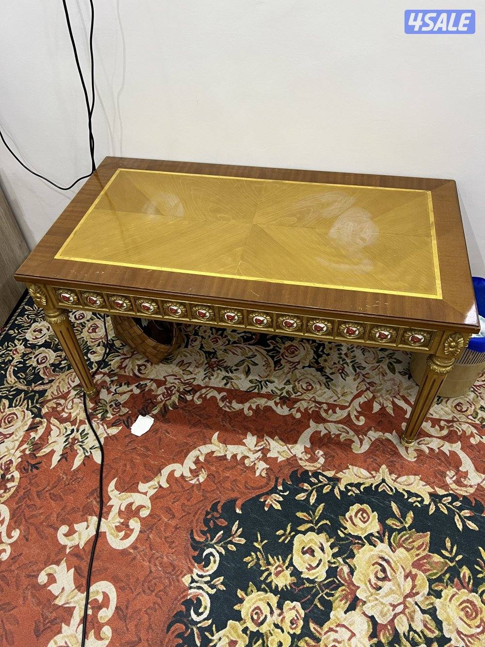 البيع كنبات و طاولات وطاولة طعام5