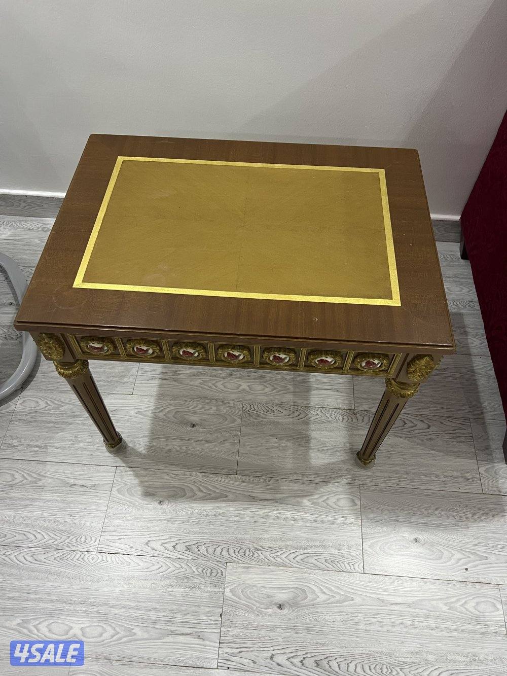 البيع كنبات و طاولات وطاولة طعام6