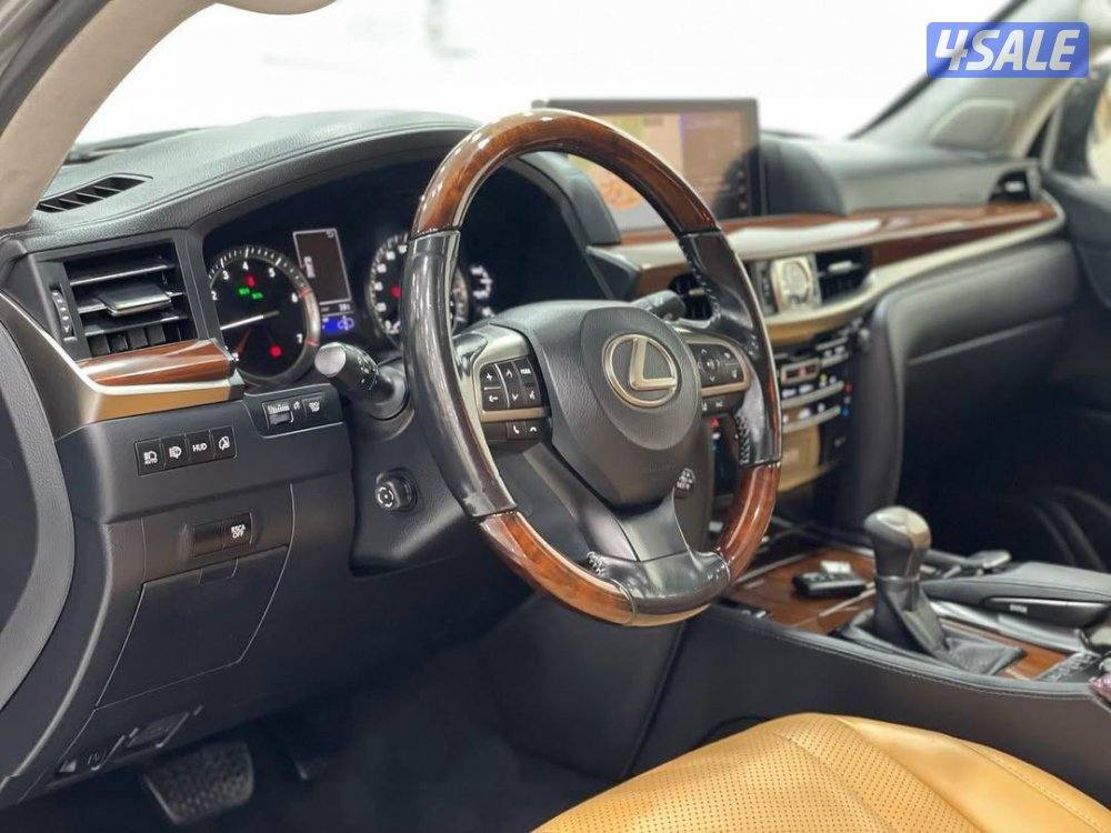 لكزس LX570 2017 تيتانيوم اعلى درجه وكاله البحرين تصدير مع تخليص كامل6