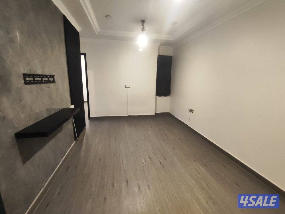 شقة للإيجار نضيفة عزاب عمارة نضيفة مذخل نضيف لها مصافط ببلاش4