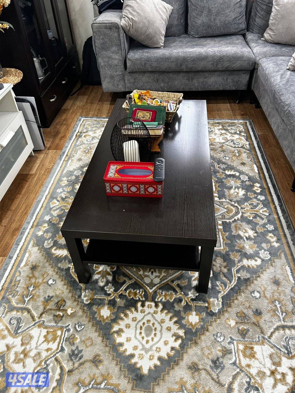 غنفات للبيع، قعده ارضيه،طاولات صفاه هوم٣ حبات. وطاوله تلفزيون ايكيا وڤ5