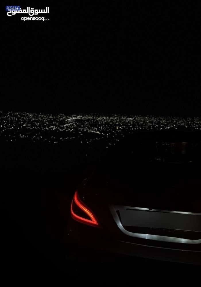 مرسيدس cls 350 اللون ابيض فل كامل المواصفات داخلية حمراء2