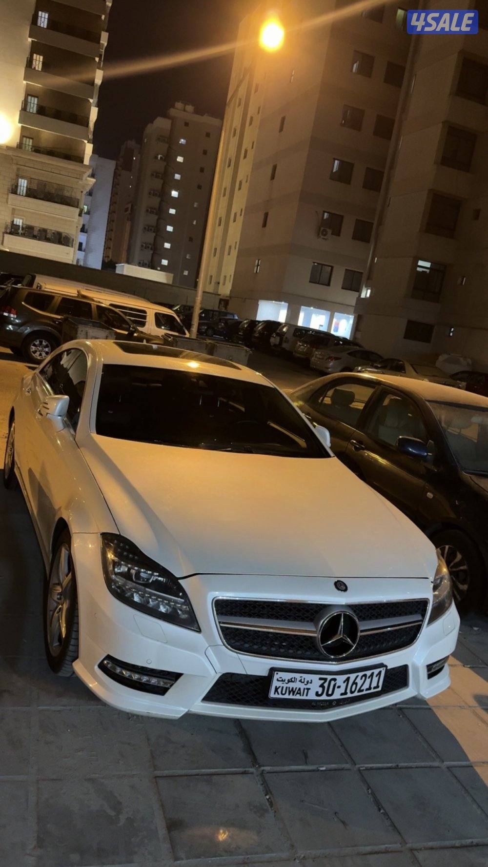 مرسيدس cls 350 اللون ابيض فل كامل المواصفات داخلية حمراء9