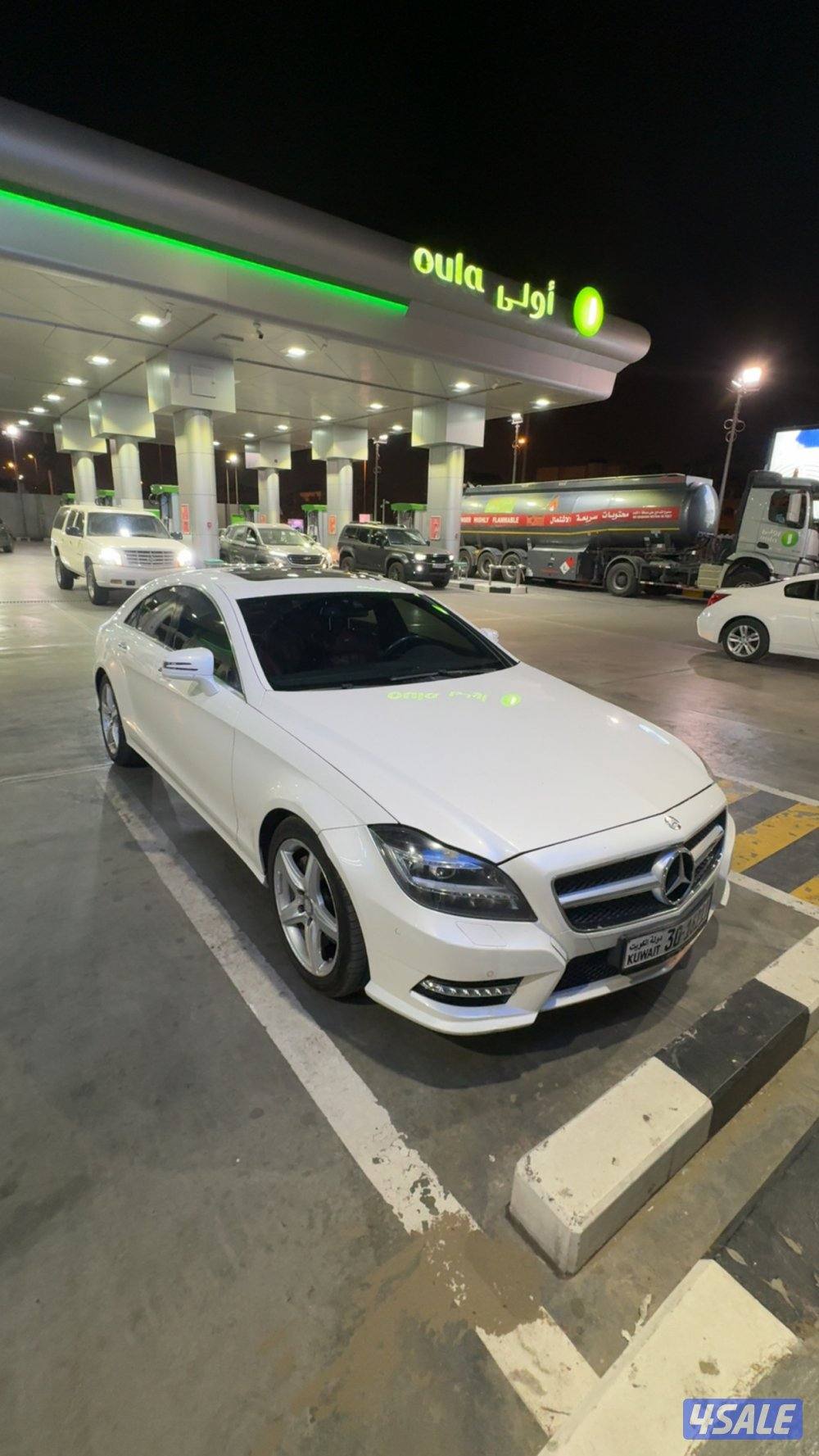 مرسيدس cls 350 اللون ابيض فل كامل المواصفات داخلية حمراء10
