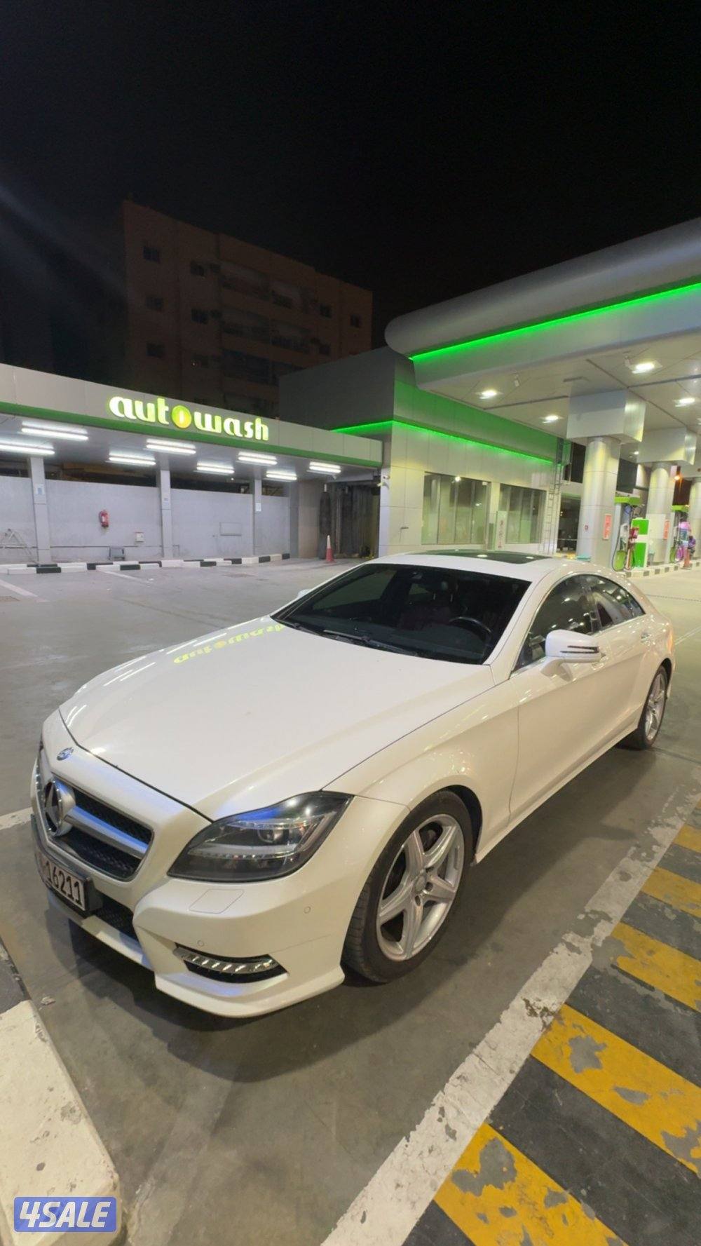 مرسيدس cls 350 اللون ابيض فل كامل المواصفات داخلية حمراء11