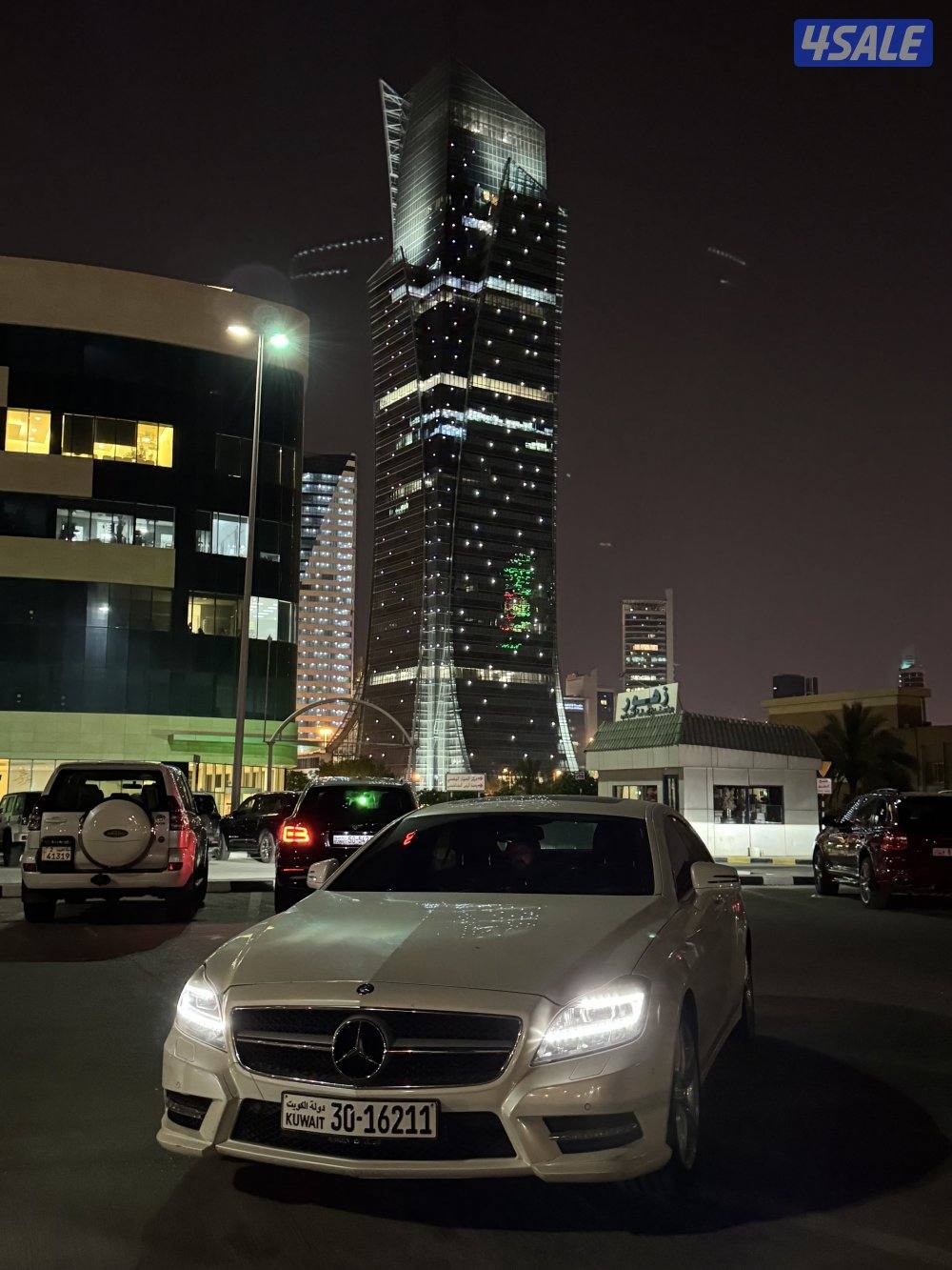 مرسيدس cls 350 اللون ابيض فل كامل المواصفات داخلية حمراء13