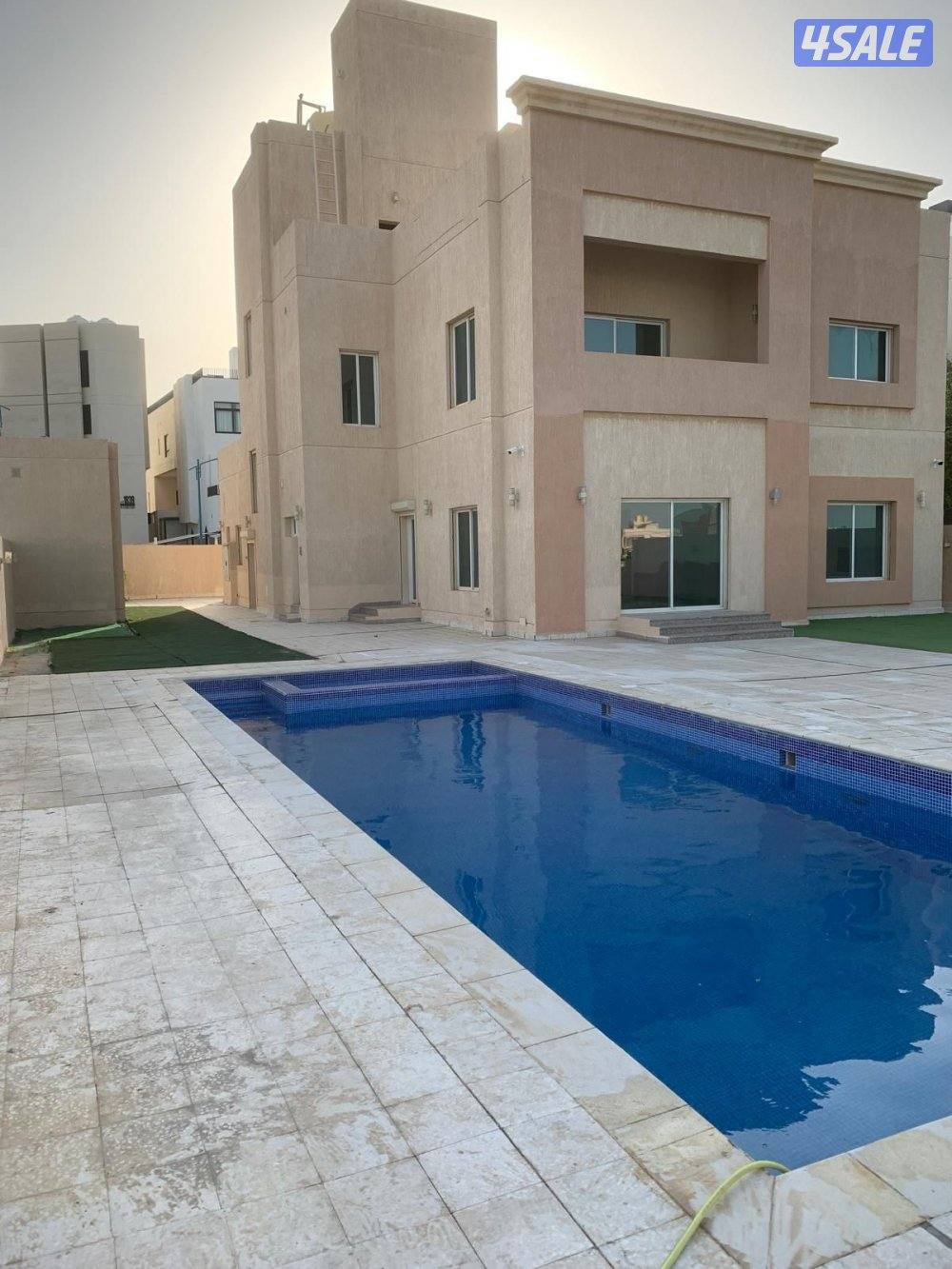 فرصة فرصة شاليه مساحة 880 م واجهة 21 م0