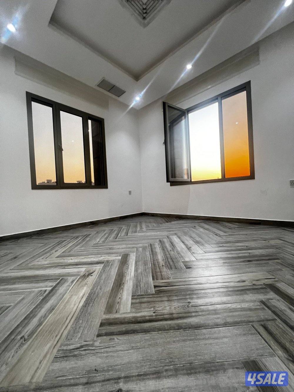 للإيجار شقق غرب و جنوب عبدالله مبارك1