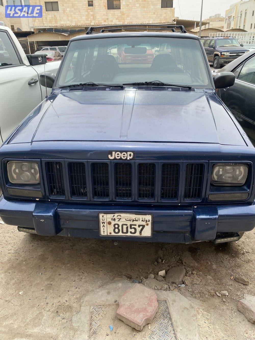 للبيع شروكي كلاسيك موديل 2000 لون كحلي تكيف بارد لا يوجد حرار نهائي0