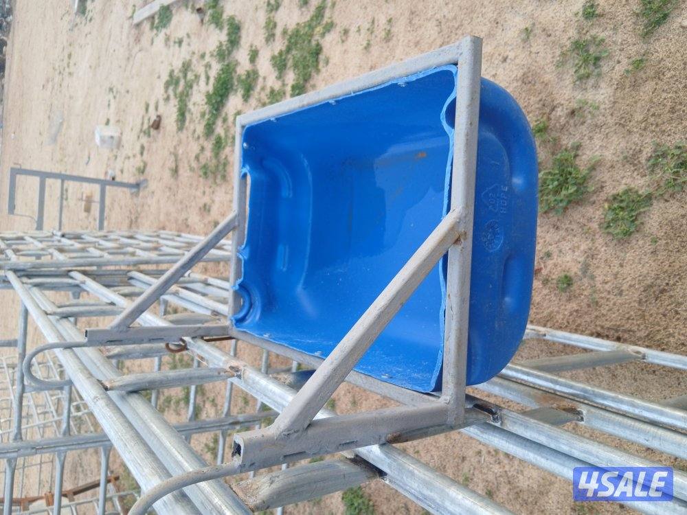 خرماشه لتنظيف بواديق الخيل ومعالف وشبوك للخيل1