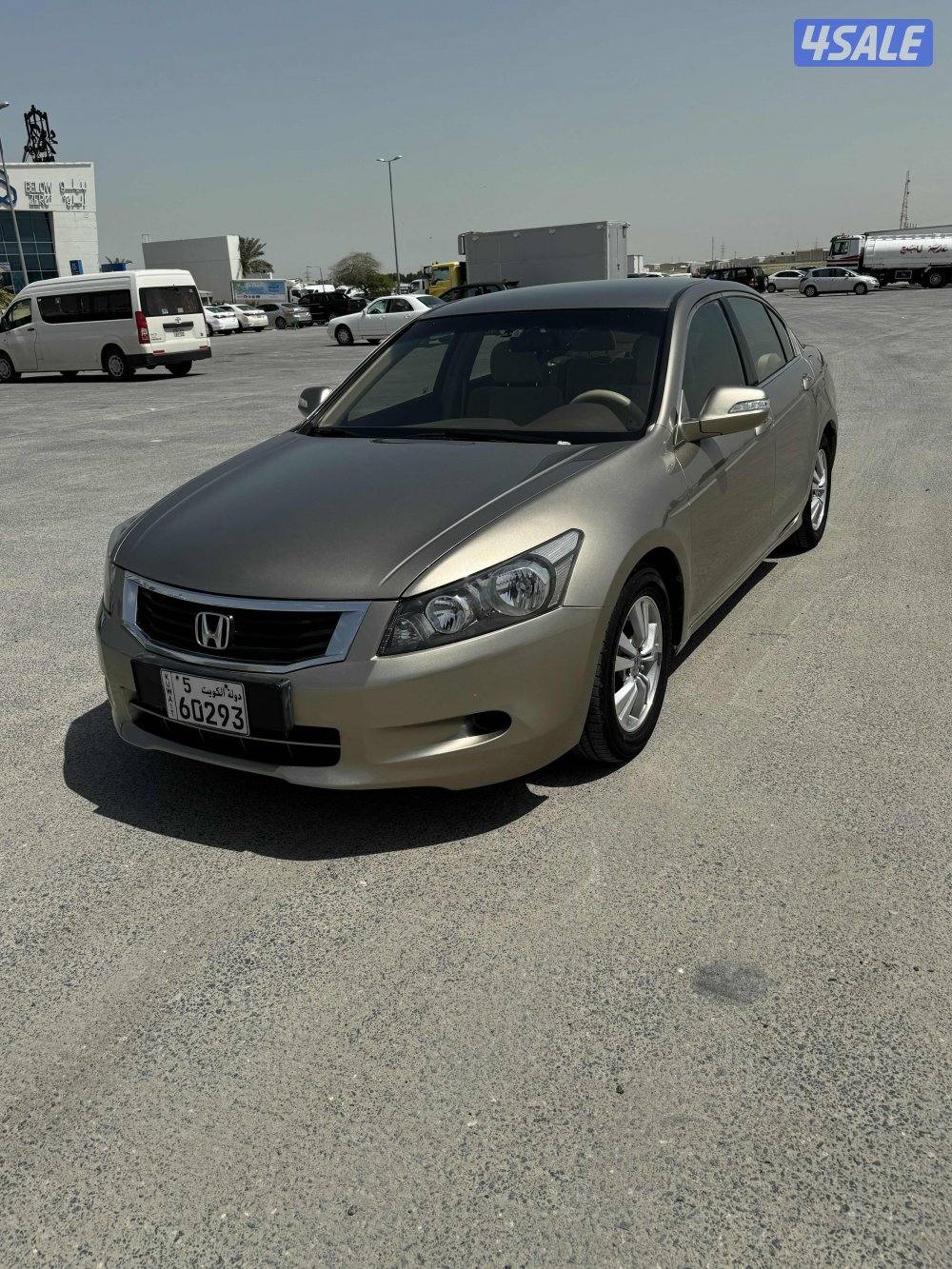 هوندا اكورد ذهبي0