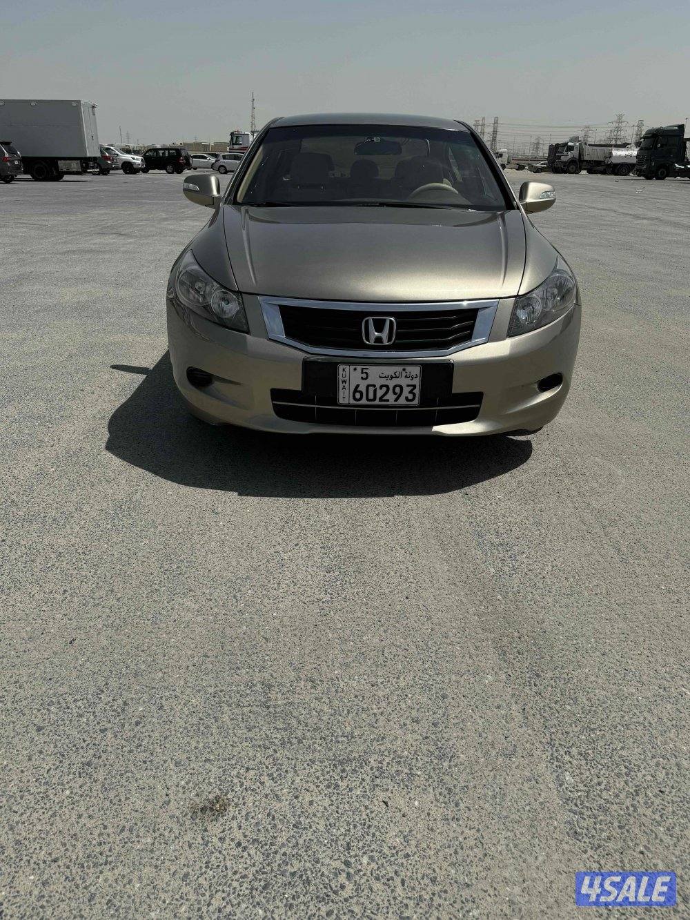 هوندا اكورد ذهبي1