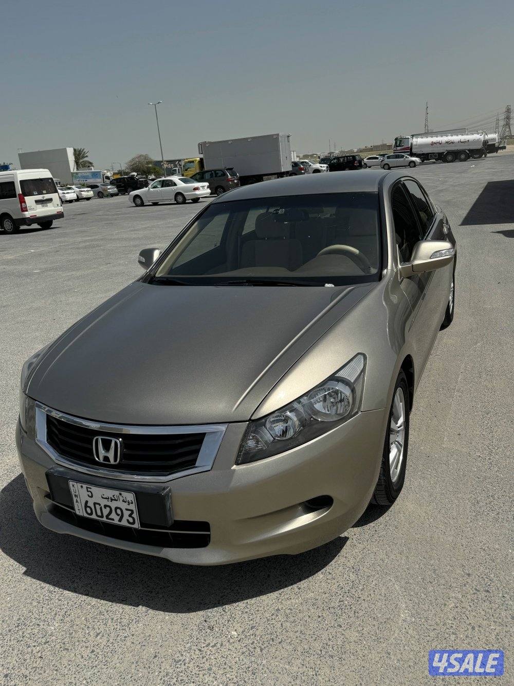 هوندا اكورد ذهبي3