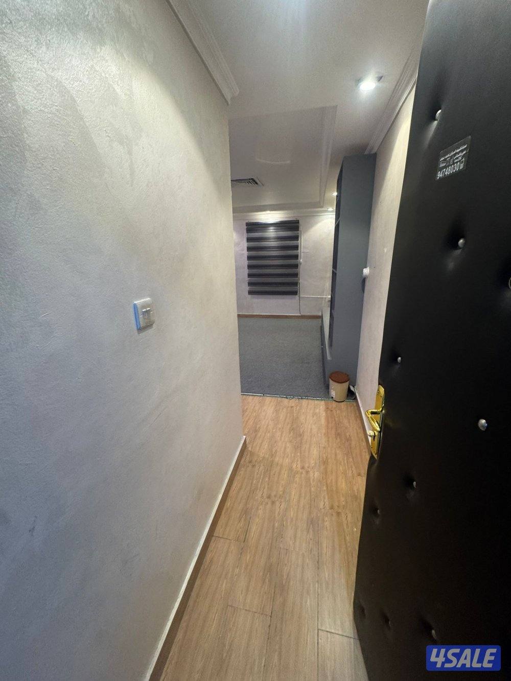 شقه للايجار بحولي غرفه وصاله وحمام ومطبخ2