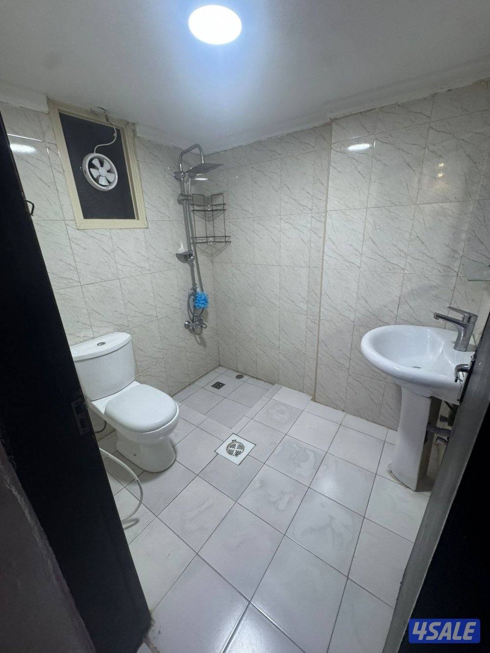 شقه للايجار بحولي غرفه وصاله وحمام ومطبخ5