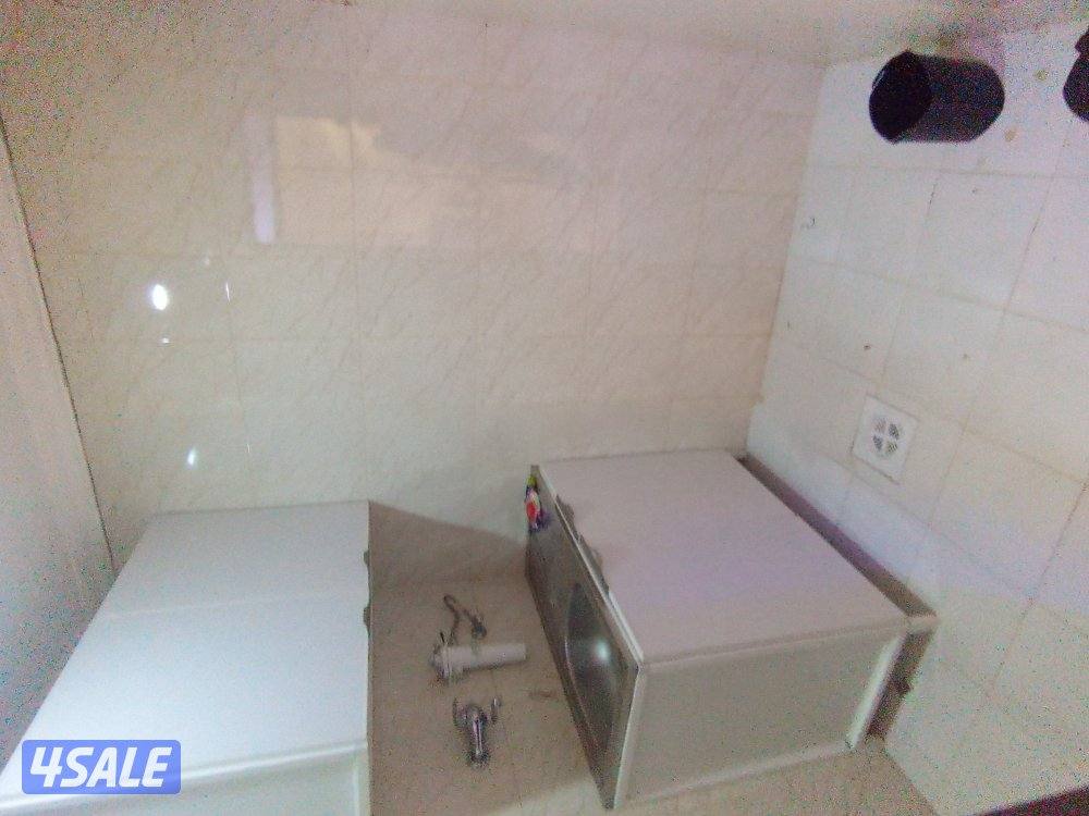 شقه للايجار بحولي غرفه وصاله وحمام ومطبخ6