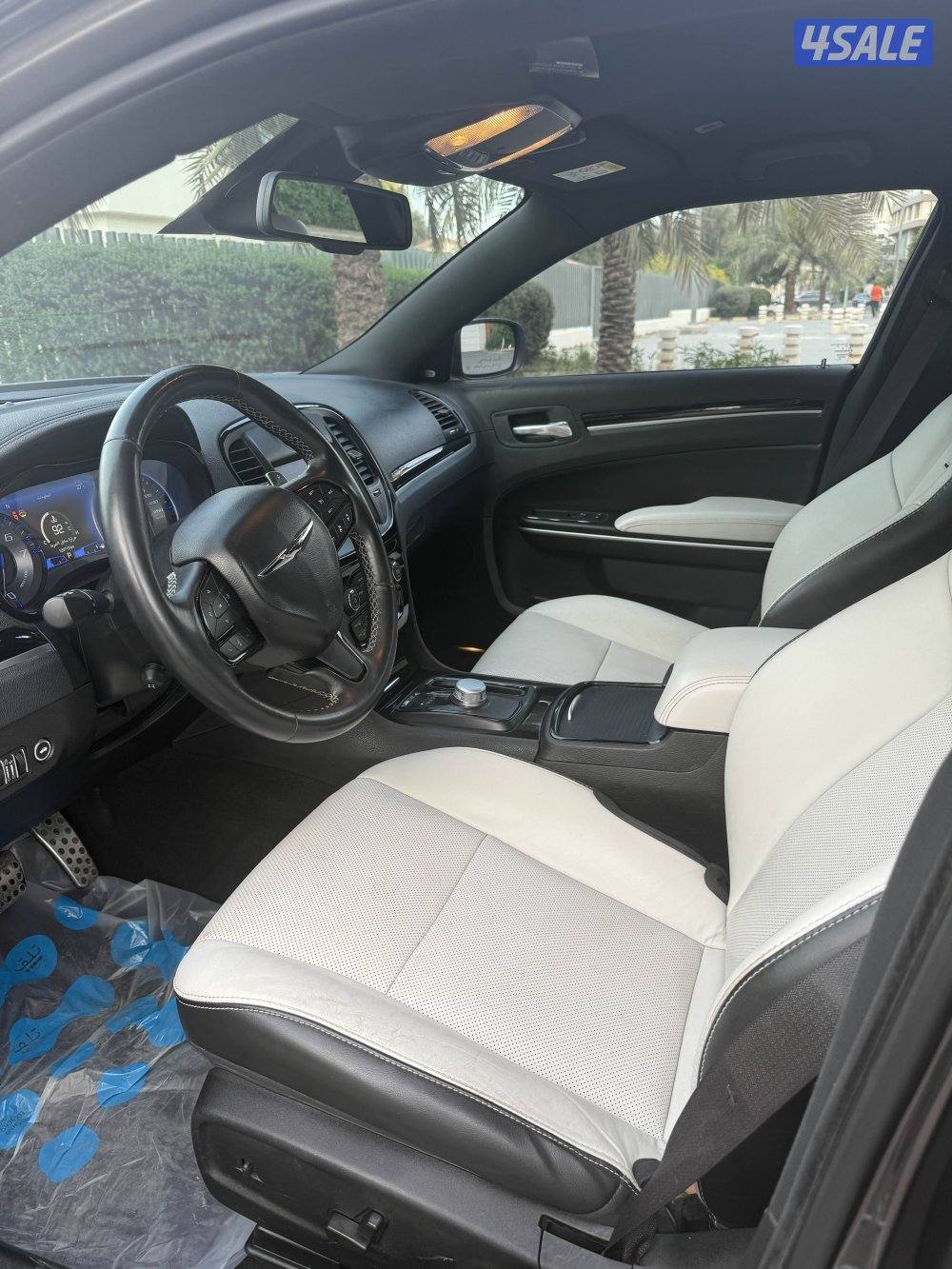 اقرأ الإعلان اللي يبي يستخدم 300 S هيمي 20212