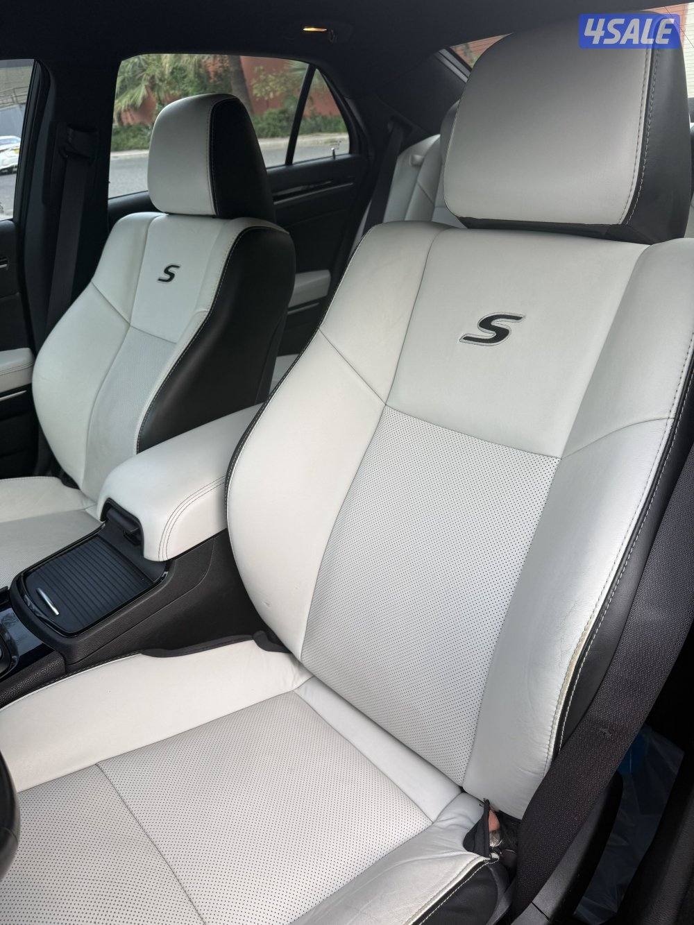 اقرأ الإعلان اللي يبي يستخدم 300 S هيمي 20214