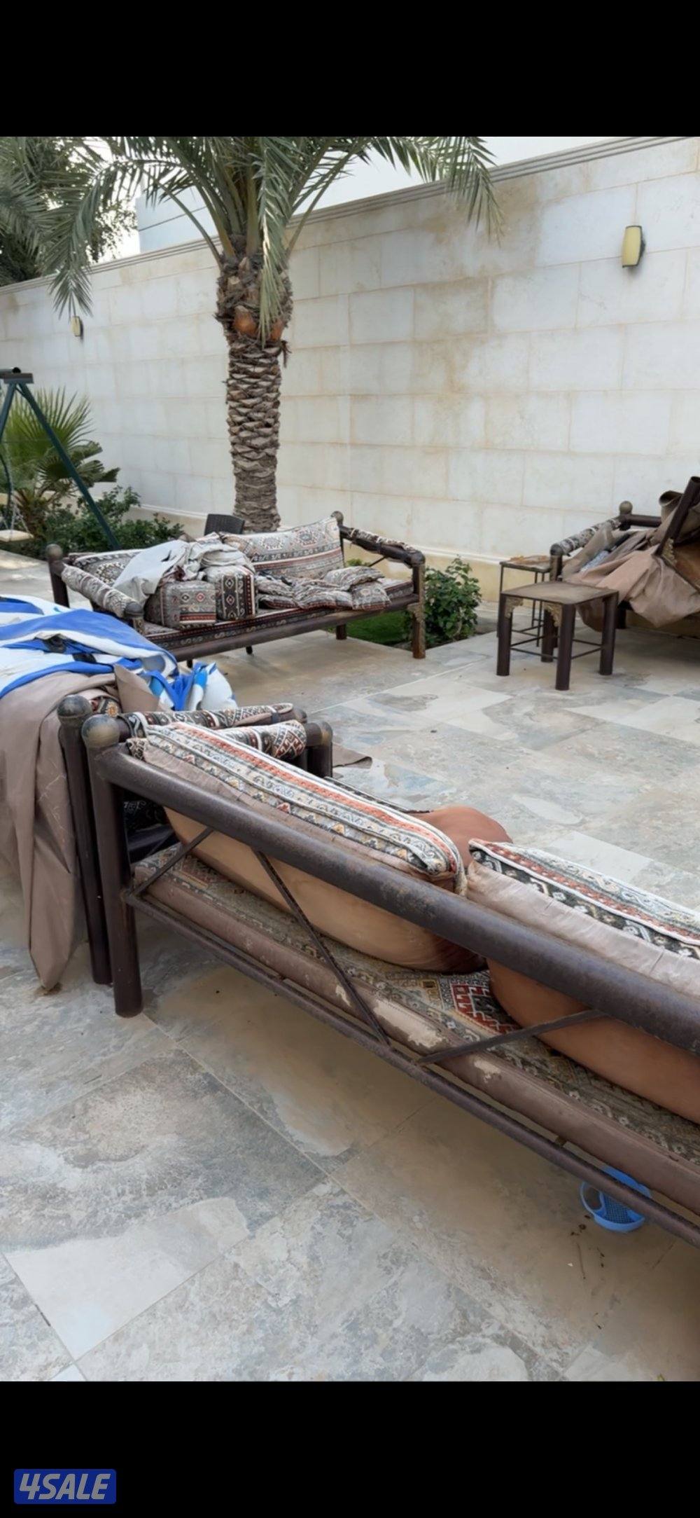 للبيع كراسي حديقه2