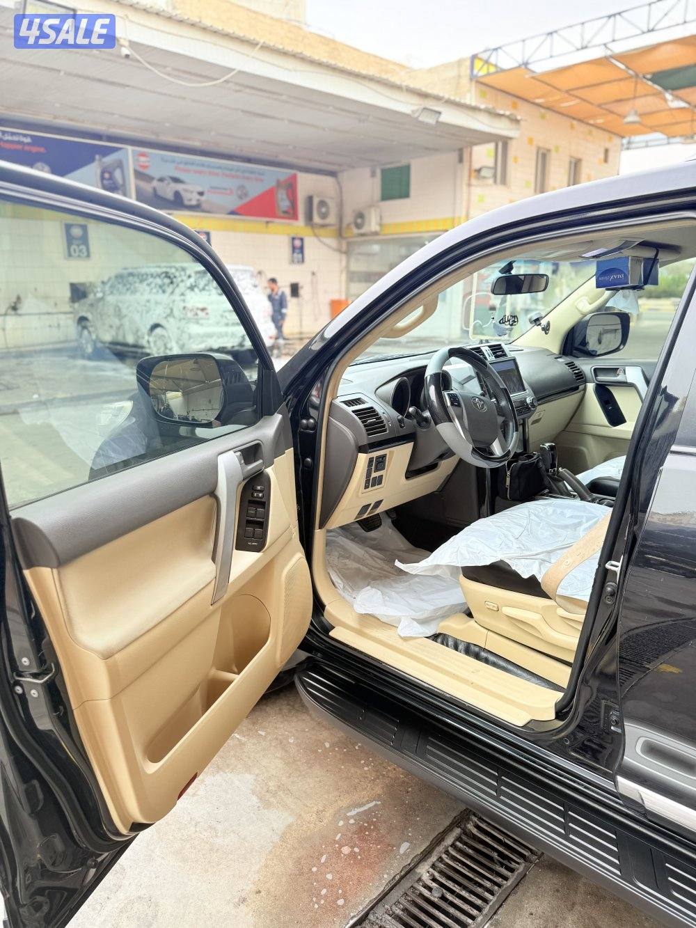 Toyota Prado 2016 Black Color ( Mileage 154,000 KM)7