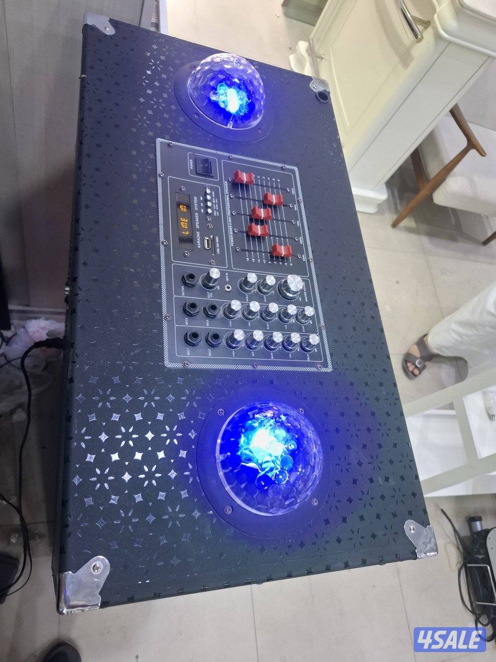 سماعه حجم كبير دبل سماعات من الامام. والخلف.. مع أضاءه وحوض ماء1