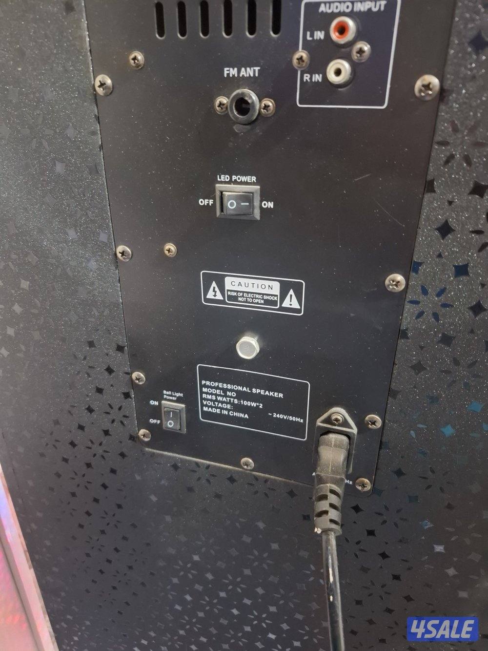 سماعه حجم كبير دبل سماعات من الامام. والخلف.. مع أضاءه وحوض ماء2