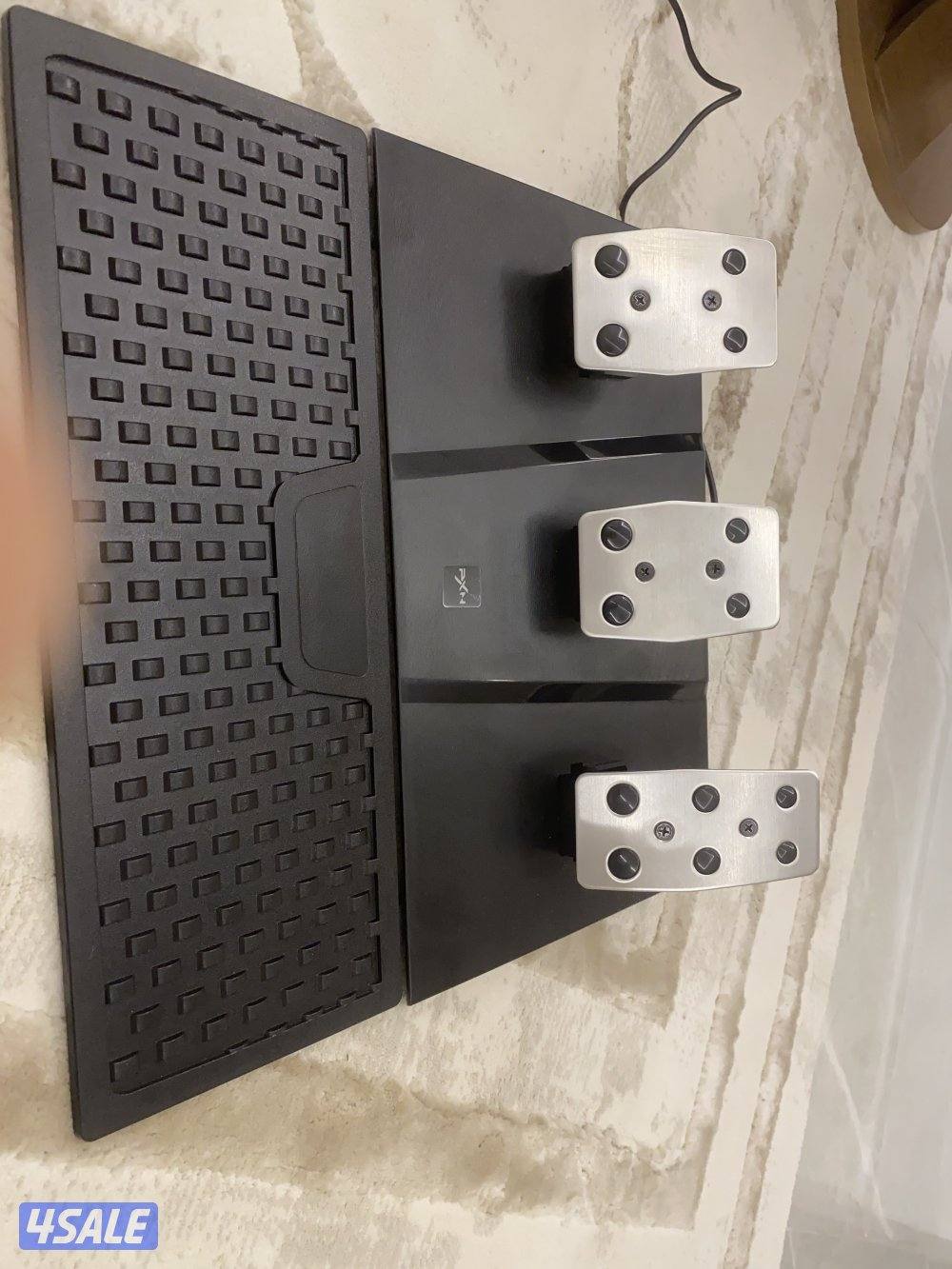 للبيع دركسون و قير و دواسات جديده ونظيفه استعمال اسبوع2