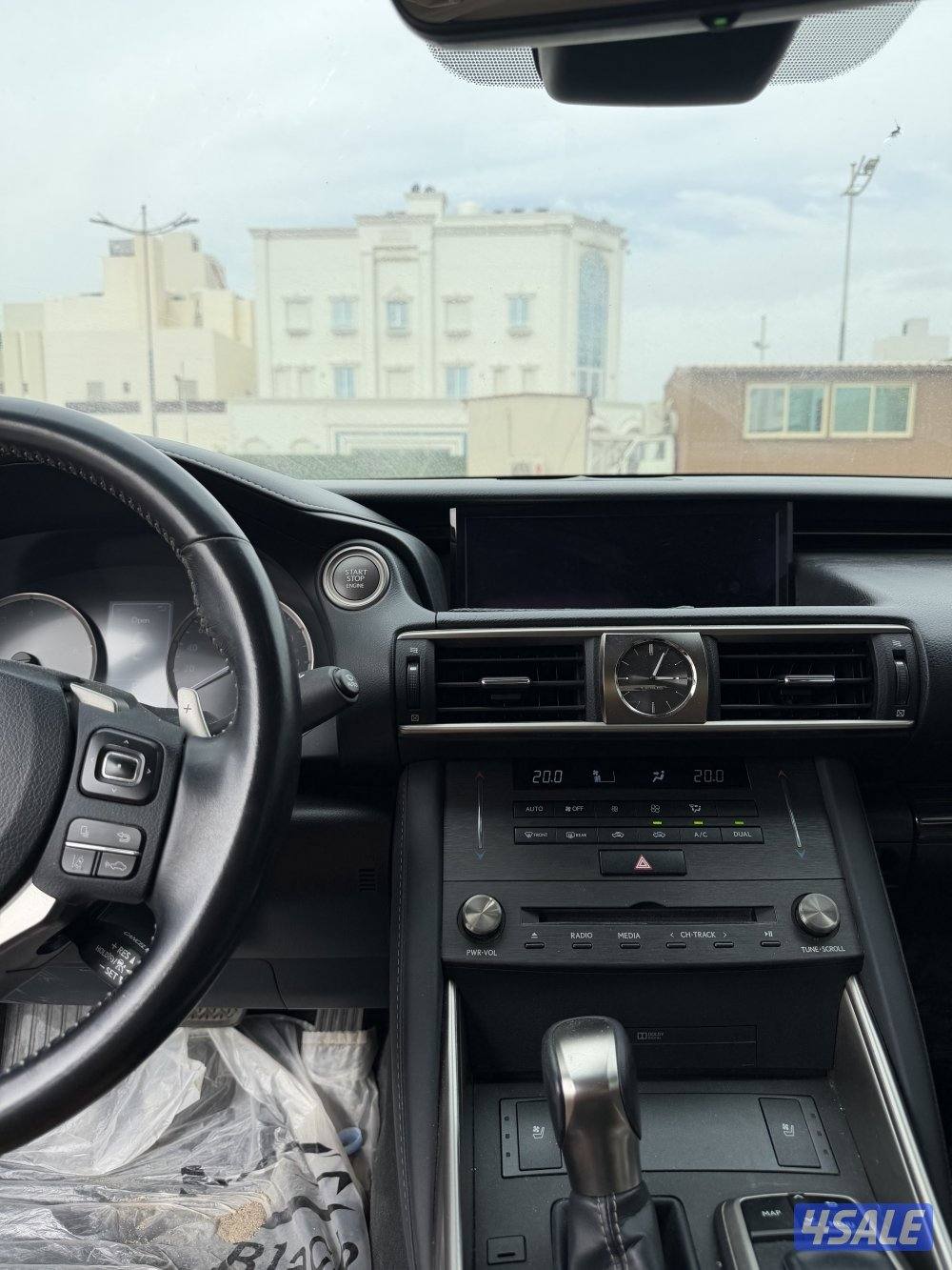 لكزس is300 موديل 20191