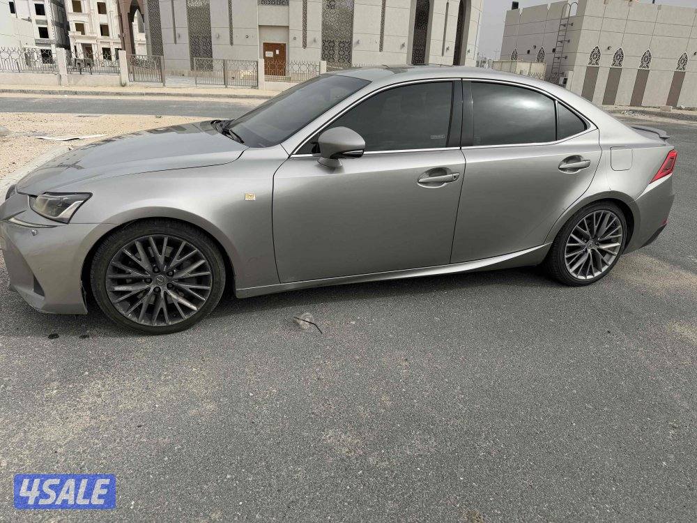 لكزس is300 موديل 20194