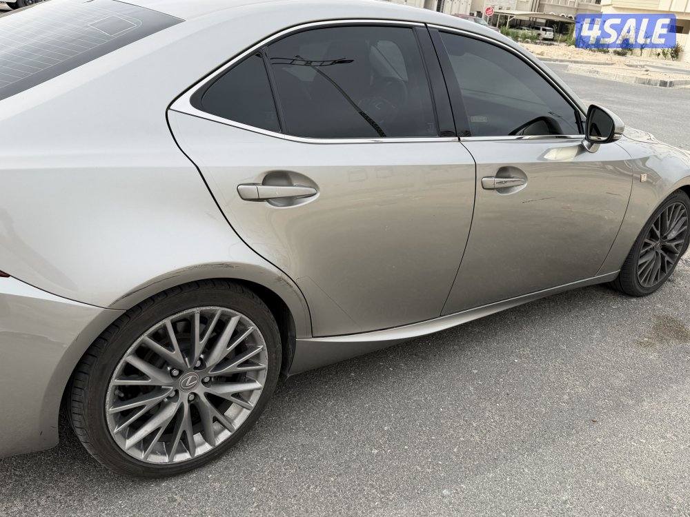 لكزس is300 موديل 20195