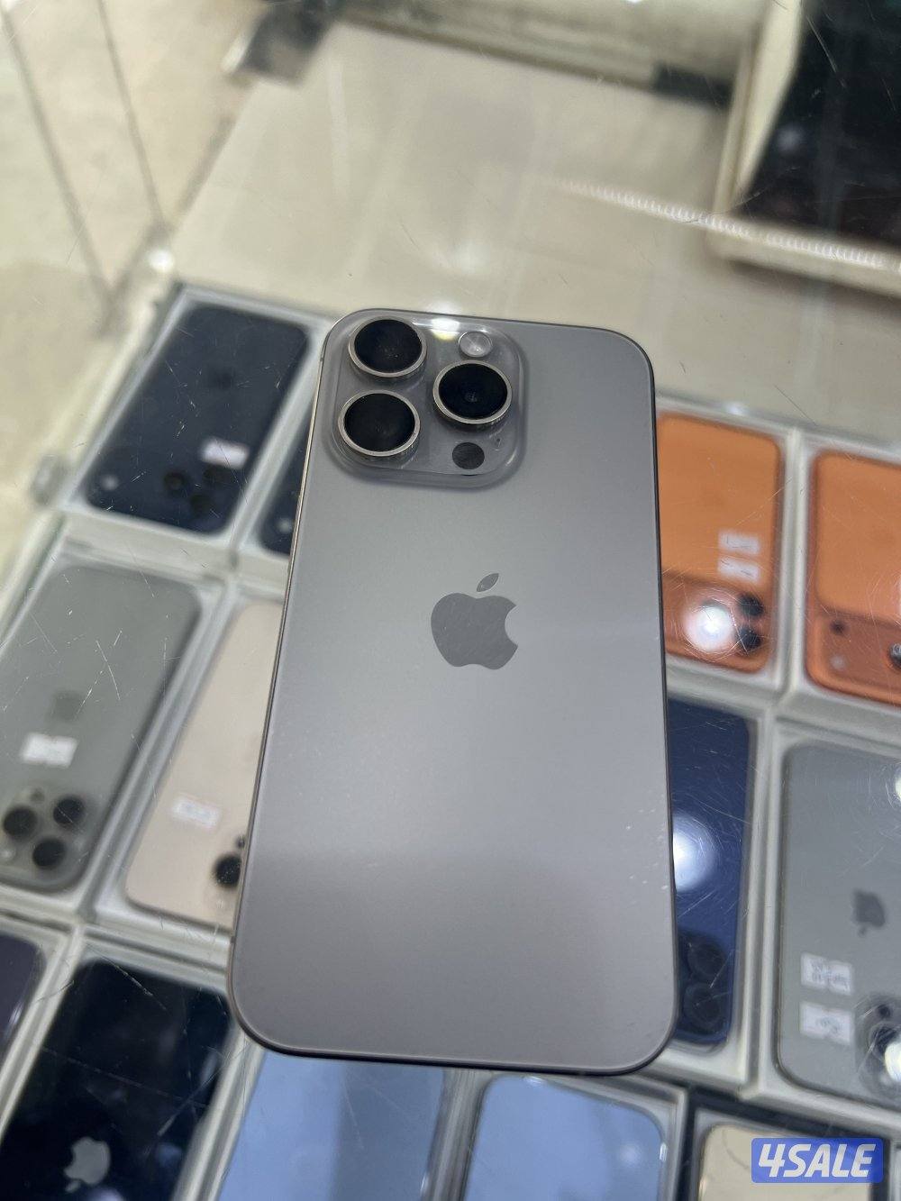 15 برو شبه جديد بطاريه 88 مش مفتوح نضيف جدا بدون خدش واحد0