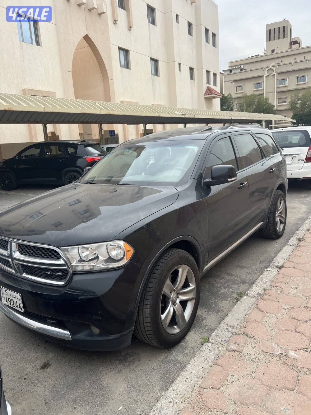 للبيع جيب دودج اسود3