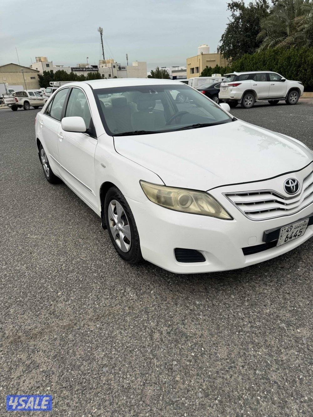 كامري موديل 2010 اللون ابيض ماشيه 287 GL شرط الفحص قير ومكينه وشاصي1