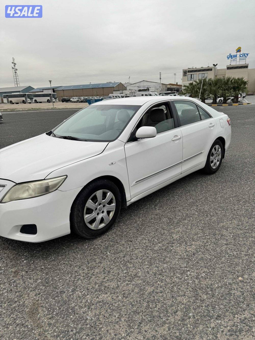 كامري موديل 2010 اللون ابيض ماشيه 287 GL شرط الفحص قير ومكينه وشاصي4