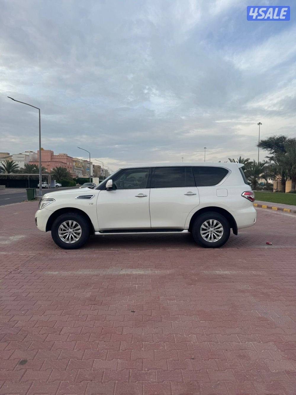 باترول LE ٢٠١٧ وارد الأمارات عداد ٢٤٨ ألف شرط الفحص صبغ ٣ قطع4