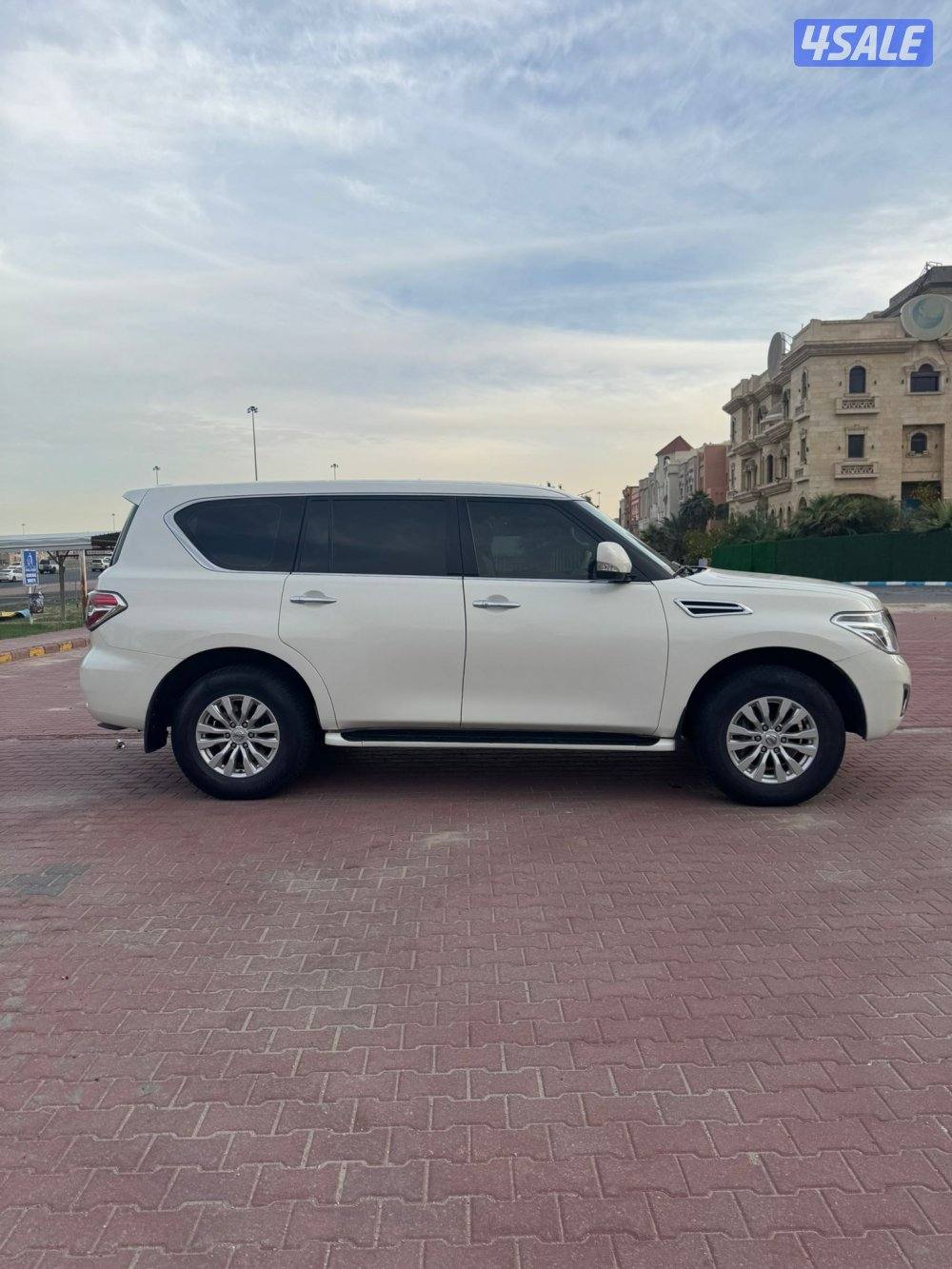 باترول LE ٢٠١٧ وارد الأمارات عداد ٢٤٨ ألف شرط الفحص صبغ ٣ قطع5