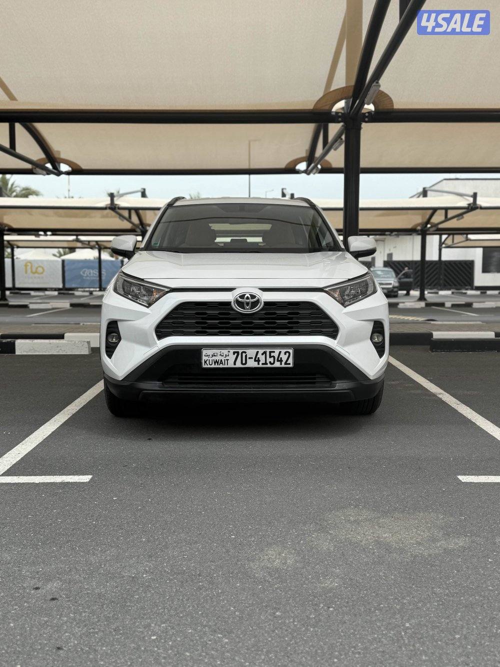 للبيع RAV4 وارد الوكاله عداد 68(شرط الفحص)1